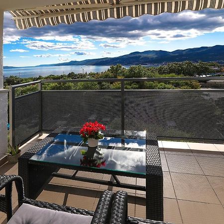 Apartment Leon - Sea View Rijeka Eksteriør billede