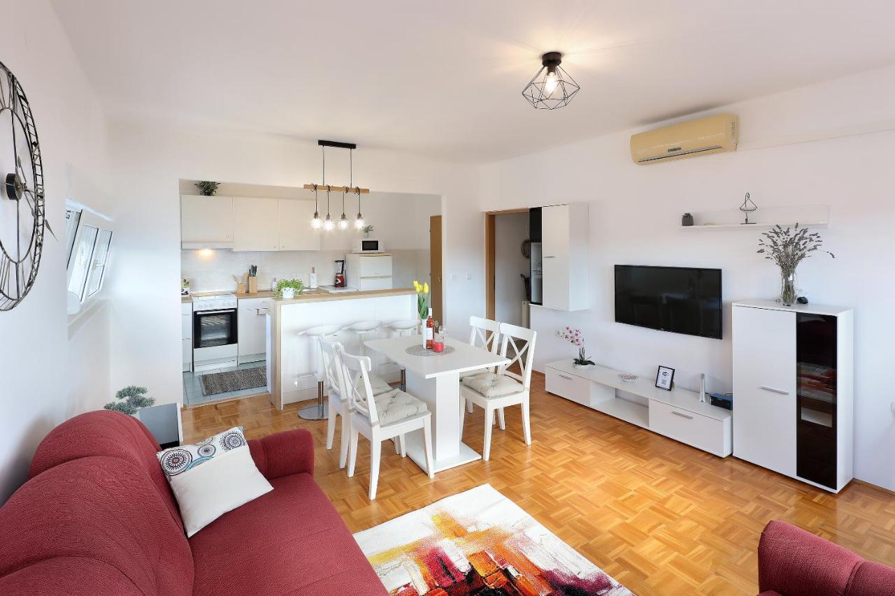 Apartment Leon - Sea View Rijeka Eksteriør billede